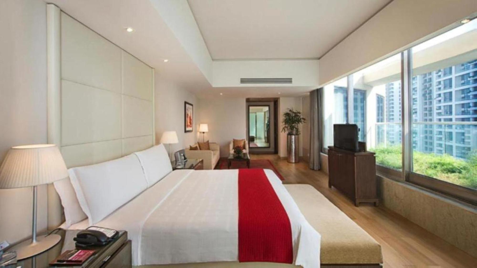 Hotel Seven Inn Near Delhi Airport Ню Делхи Екстериор снимка